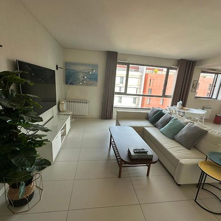 Apartamento Bom Dia Parque Nacoes Lisboa W Exterior foto